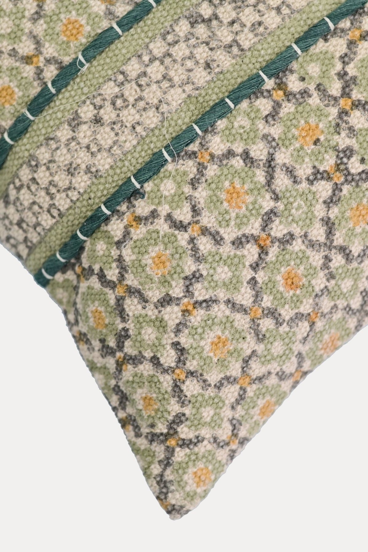 TURTLE - SQUARE CUSHION COVER - GREEN - ART AVENUE